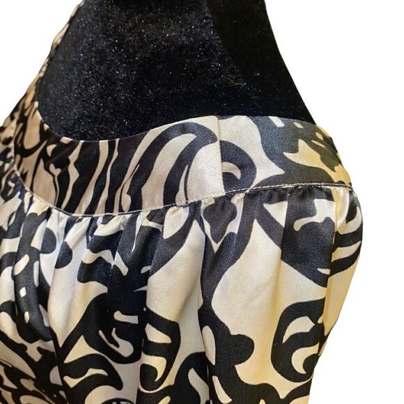White House Black Market Cream and Black Pattern Top with Elbow Length Sleeves S - Picture 7 of 13